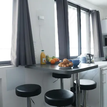 Apartament Arc De Triomphe & Trocadero Square - Vacation Paryż