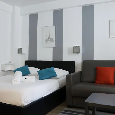 Arc De Triomphe & Trocadero Square - Vacation Apartament *